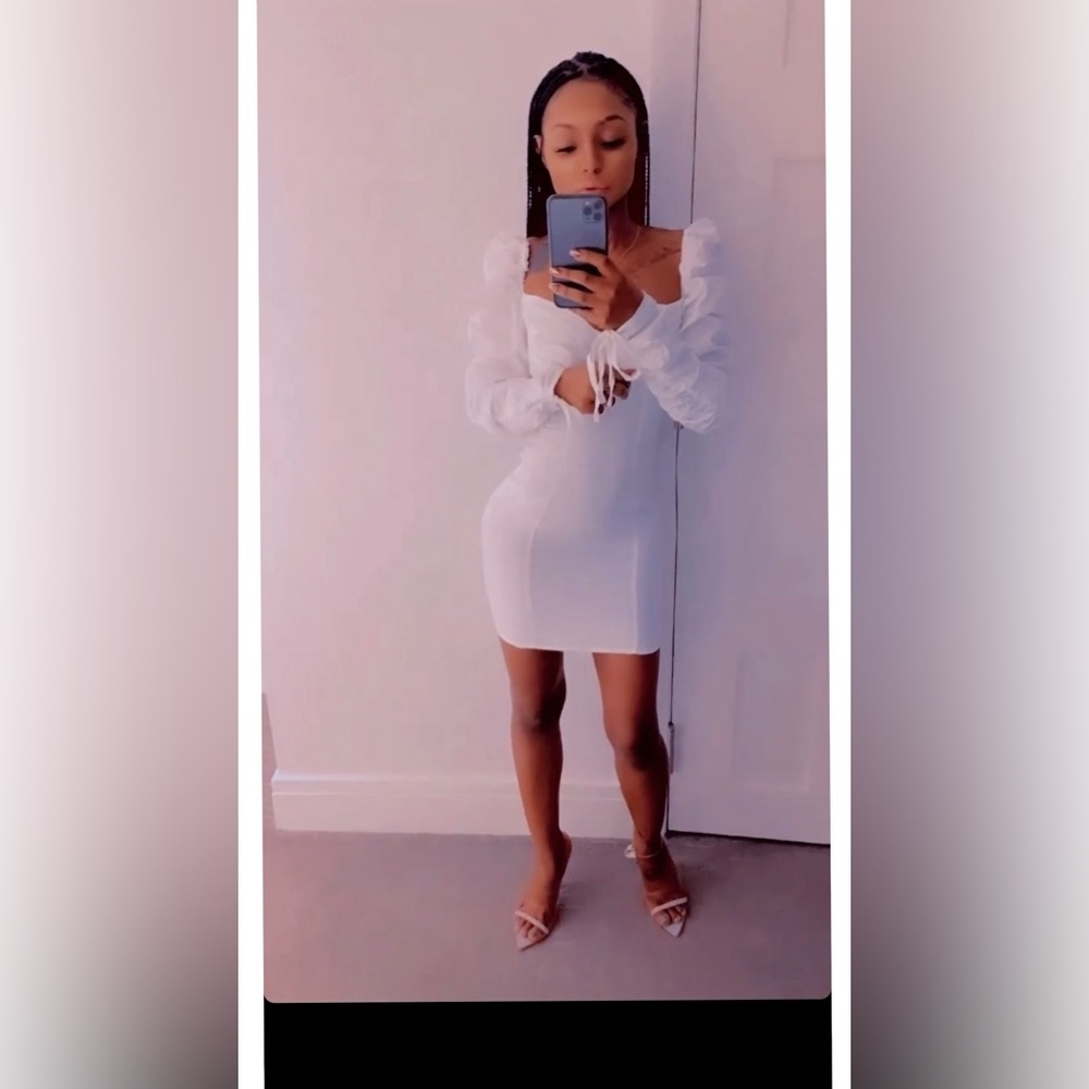 Cream Woven Ruched Cup Detailed Long sleeve dress